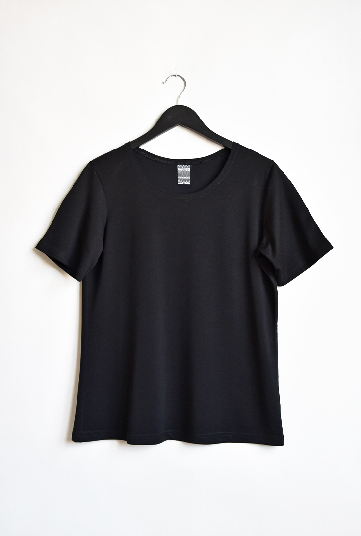 Stor t-shirt Enfärgad Svart