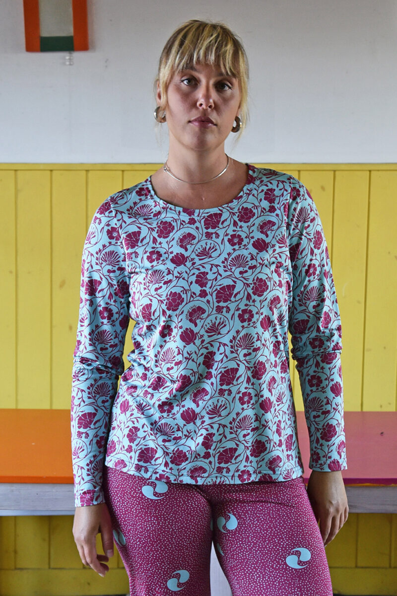 Långärmad tröja Lilla Backen Cerisröd & mintblå